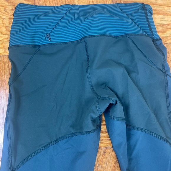 Lululemon Leggings - Rebel Runner Crop size 8 - Picture 6 of 8
